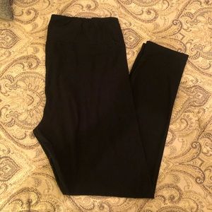 LuLaRoe solid black leggings - TC